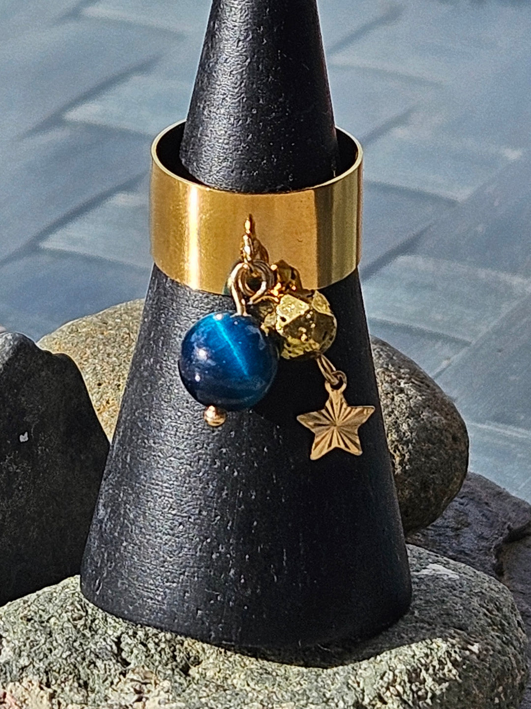 bague perle oeil de tigre bleu