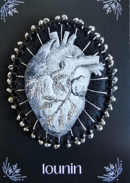 Broche brodée Argent
